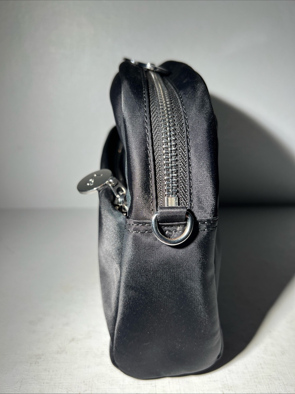 LO & SONS Nouvelle Crossbody Bag Black Nylon Adjustable Strap Lightweight - Picture 4 of 16